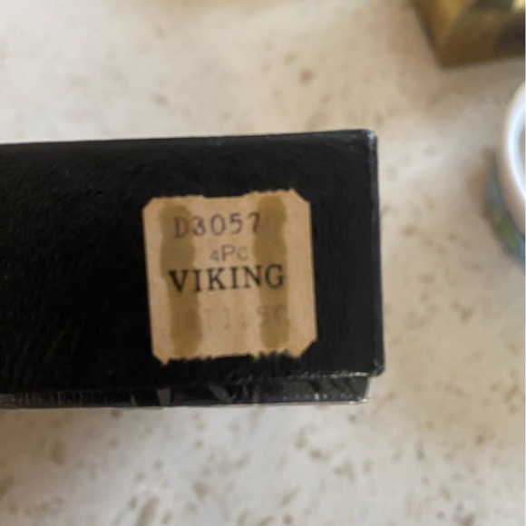 Viking Glass Co. Sail Boat Ashtray Set New in Original Packing and Box - Picture 3 of 4